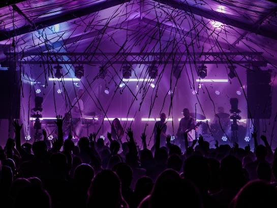 Level Six op Zomerpodium 2025 - Copyright Silke Daems